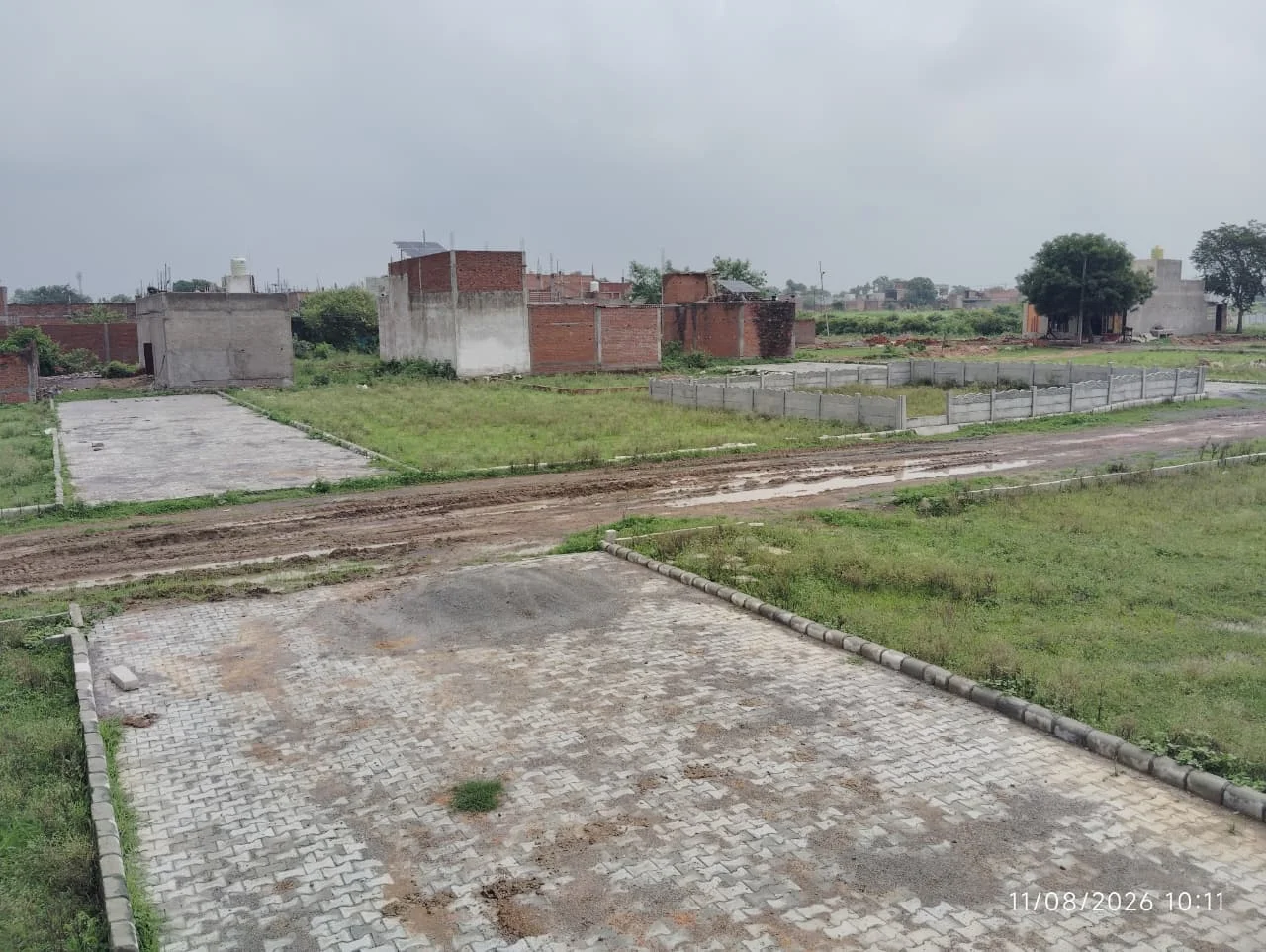 गढ़िया गाँव प्लॉट 8